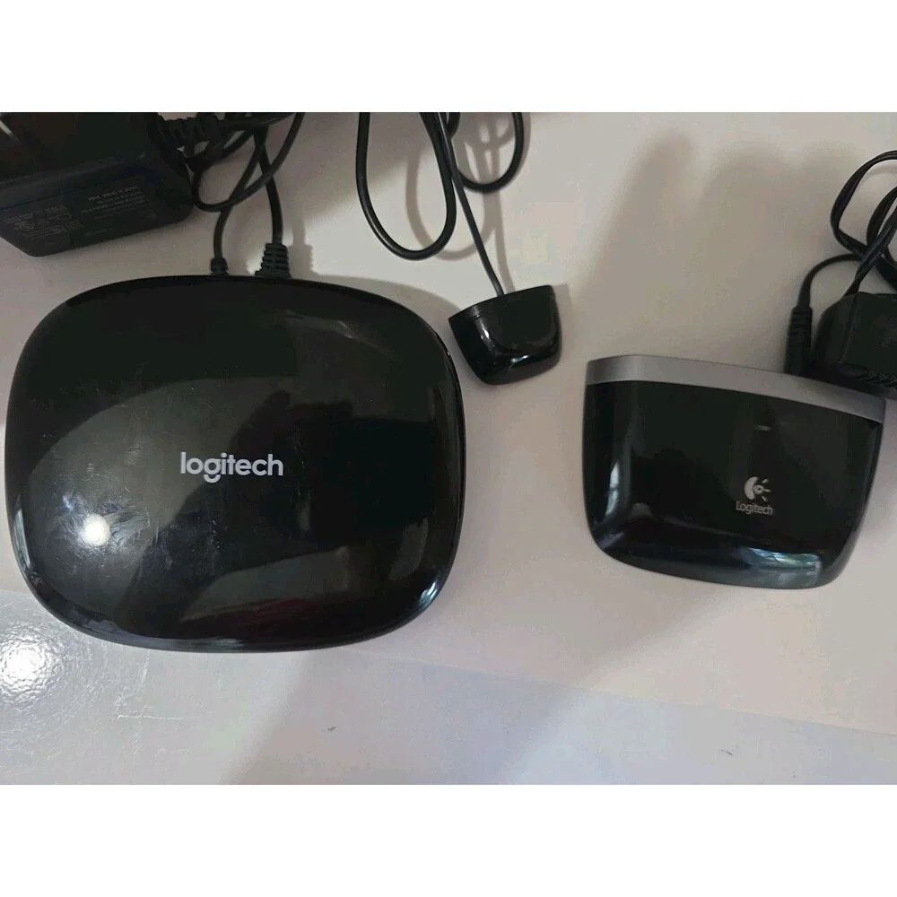 Logitech Harmony Hub O-R0004 + PS3 Adapter E-R0001 – with IR Mini-Blaster
